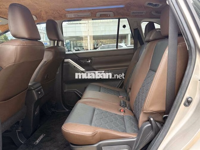 Toyota Innova Cross 2025 Bản V màu Đồng - 1 Chủ