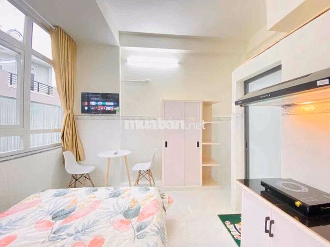 TRỐNG SẴN CĂN CỬA SỔ TRỜI NGAY CẦU VƯỢT 3/2 — UEH NGUYỄN TRI PHƯƠNG