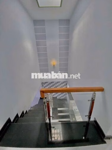 Cần cho thuê nhà MT 8A Trần Minh Quyền P.10 Q.10 gần Điện Biên Phủ
