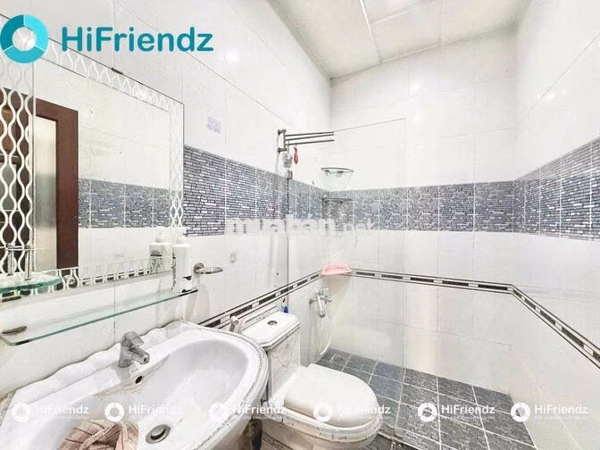 CĂN HỘ DỊCH VỤ FULL NỘI THẤT CỬA SỔ TRỜI Y NHƯ CLIP NGAY KHU TÊN LỬA
