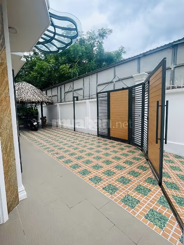 Bán Biệt Thự Phố 215m2 6PN Sân vườn hẻm 688 Lê Đức Thọ Giá 17.5Tỷ