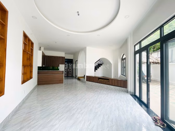 Bán Biệt Thự Phố 215m2 6PN Sân vườn hẻm 688 Lê Đức Thọ Giá 17.5Tỷ