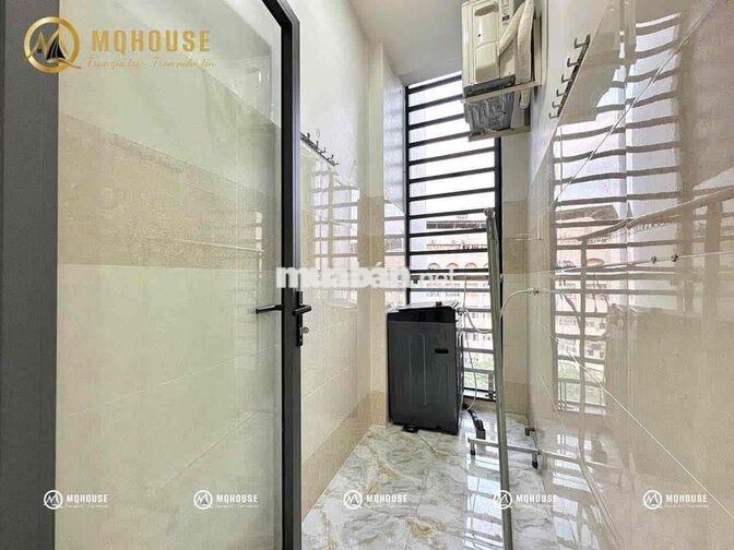 Duplex Ban Công View Kính 40m2 | Máy Giặt Riêng | Gần Đầm Sen