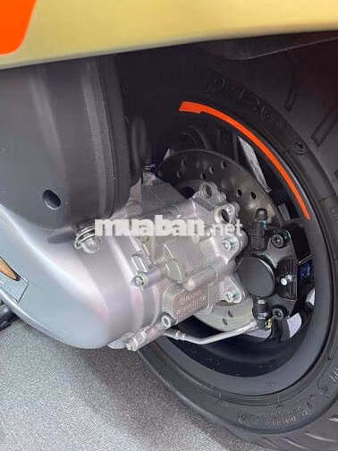 Piaggio Vespa GTS Super Sport 150 2026 Vàng đồng