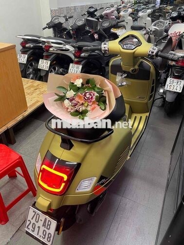 Piaggio Vespa GTS Super Sport 150 2026 Vàng đồng