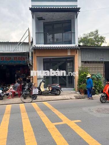 Mặt tiền Trịnhà Thị Miếng buôn bán