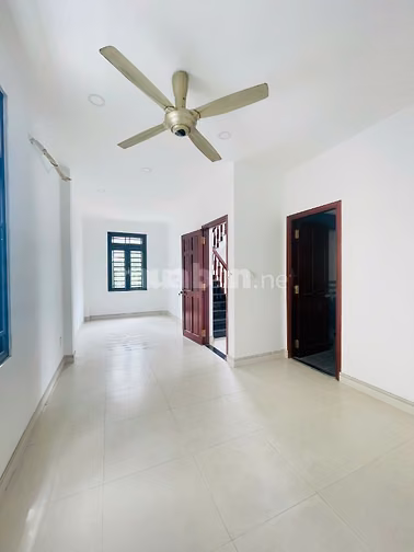 Bán Biệt Thự Phố 215m2 6PN Sân vườn hẻm 688 Lê Đức Thọ Giá 17.5Tỷ