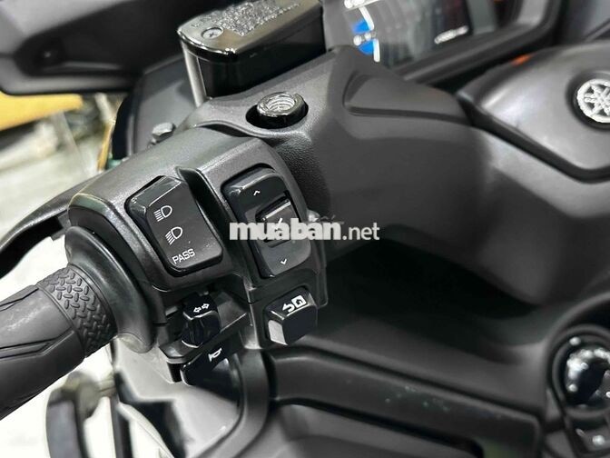 Yamaha XMAX 300