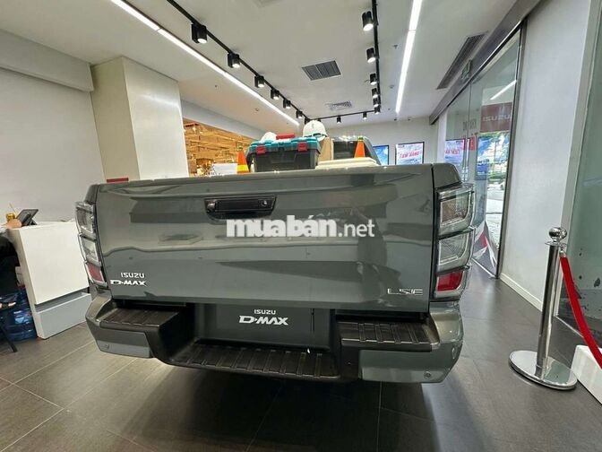 Isuzu D-Max Bán tải Diesel Tự động 6 cấp Xám