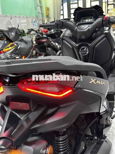 Yamaha XMAX 300