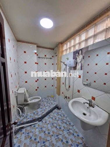 2PN TRỆT - LỐI ĐI RIÊNG — LÝ THƯỜNG KIỆT - ĐẦU BẮC HẢI — TIỆN QUA UEH
