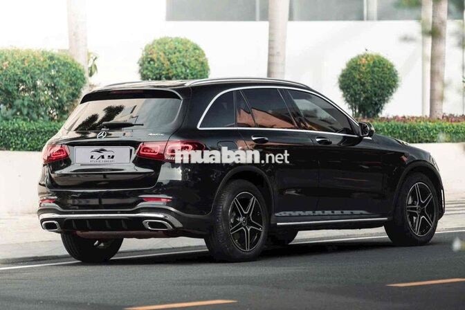 Mercedes GLC300 4MATIC 2021 Đen 5 vạn km