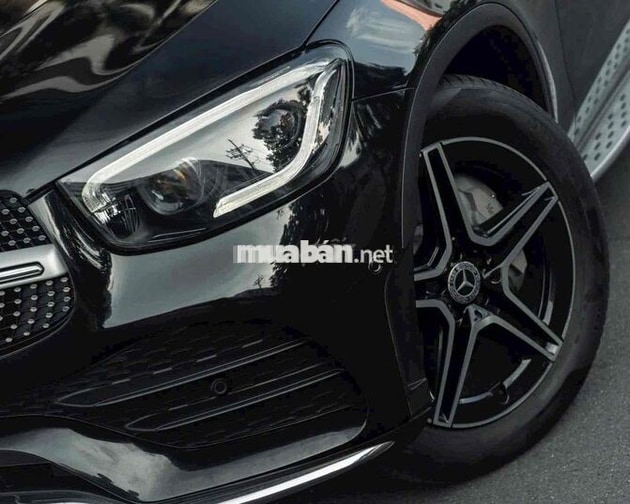 Mercedes GLC300 4MATIC 2021 Đen 5 vạn km
