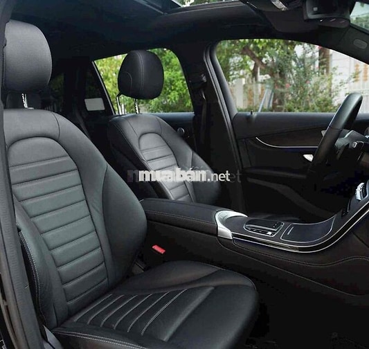 Mercedes GLC300 4MATIC 2021 Đen 5 vạn km