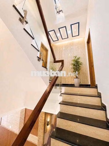 Nguyên căn nhà mới KDC Ô mê Ly nhà bè sân đậu ô tô
