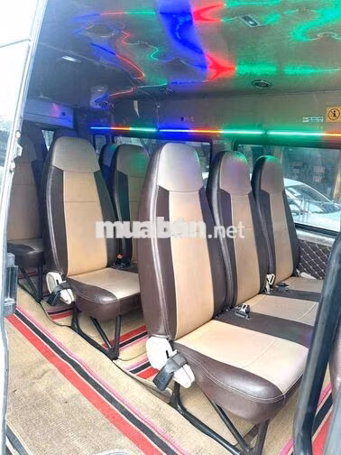 Ford Transit 2017 16c bản trung Bạc
