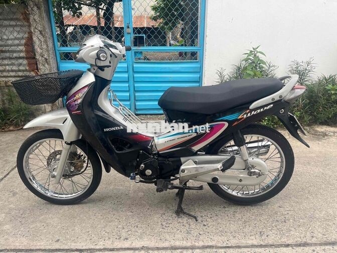 Honda Future 2 Bạc êm nhẹ sạch sẽ