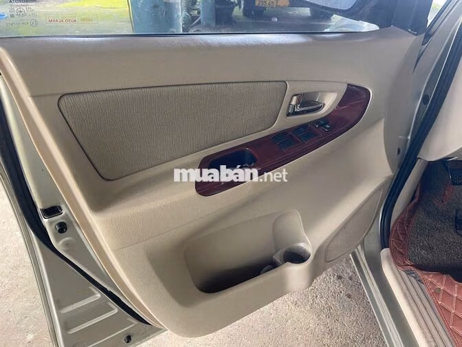 Toyota Innova 2.0 G 2006 xe đẹp