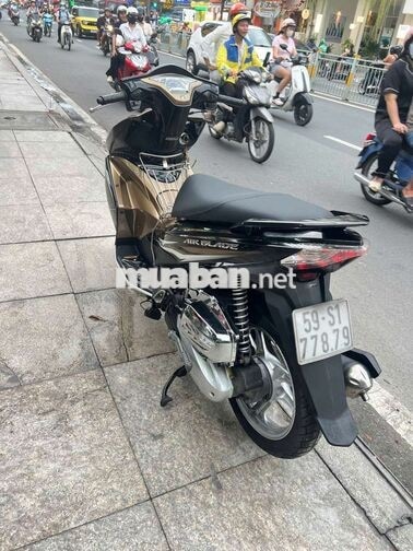 Honda Air Blade 2014 Vàng đồng, Đen đã sử dụng