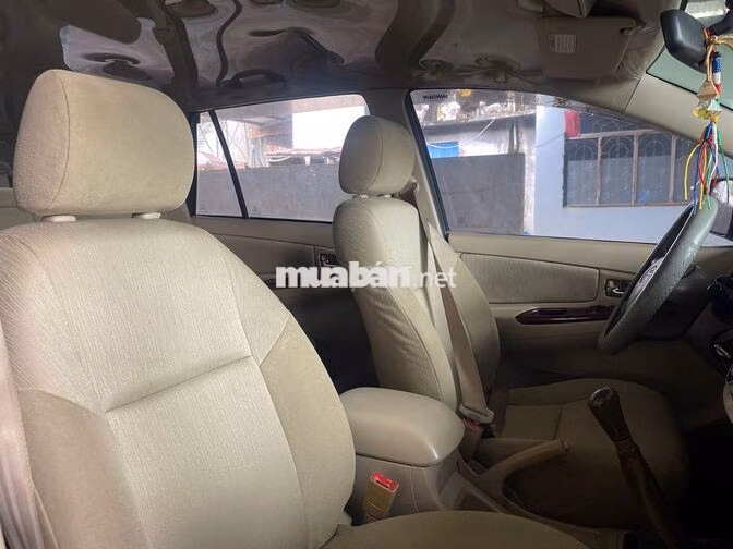 Toyota Innova 2.0 G 2006 xe đẹp