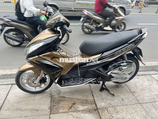 Honda Air Blade 2014 Vàng đồng, Đen đã sử dụng