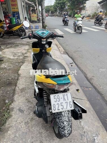 Yamaha Luvias 2011 Trắng Vàng