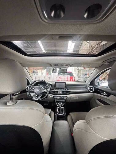 Kia Cerato 2021 Trắng 3 vạn