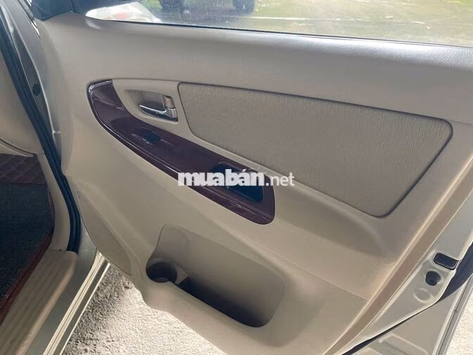 Toyota Innova 2.0 G 2006 xe đẹp