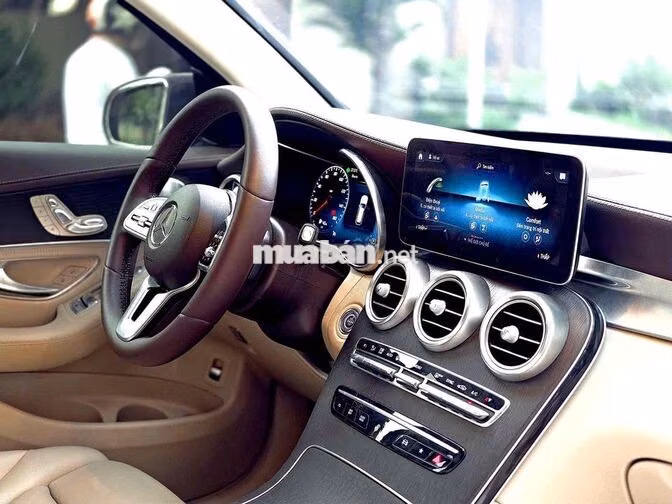 GLC300 AMG Model 2021 màu đen / nt kem siêu đẹp