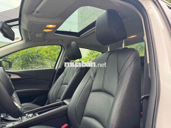 Mazda 3 Sedan 1.5 AT 2017 Trắng 10.000 km