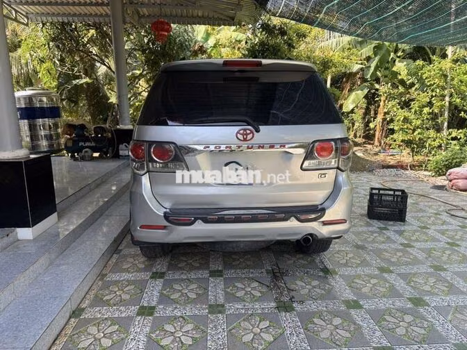 Toyota Fortuner 2016 Số sàn Bạc 300.000 km