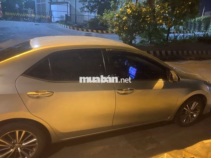 Toyota Altis 1.8G 2016 Bạc 110000 km