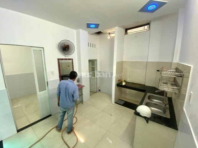 Cho thuê nhà Đường số 9, P. LINH TRUNG – 3PN 2WC (Có máy lạnh) – 10tr