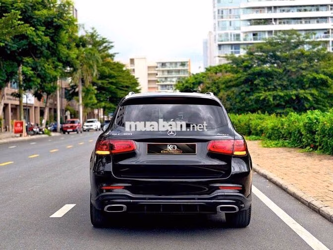 GLC300 AMG Model 2021 màu đen / nt kem siêu đẹp