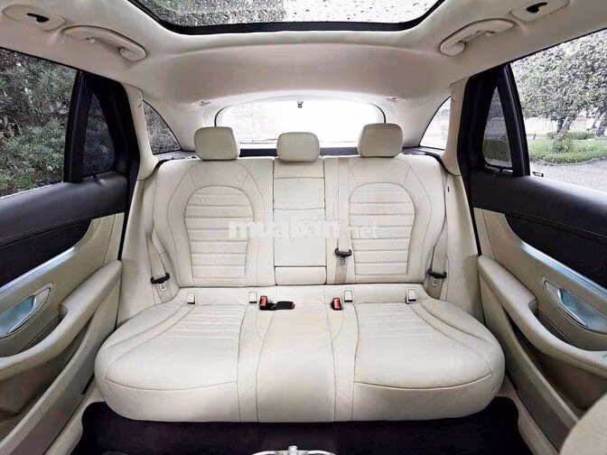 GLC300 AMG Model 2021 màu đen / nt kem siêu đẹp