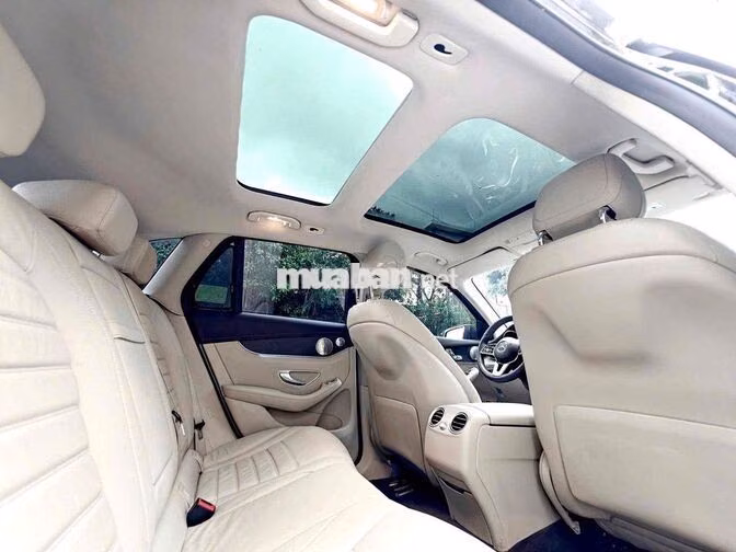 GLC300 AMG Model 2021 màu đen / nt kem siêu đẹp