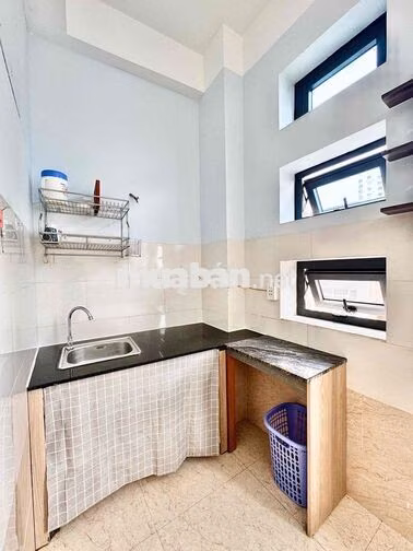 Studio thang máy - bảo vệ Bùi Hữu Nghĩa gần đại học Hồng Bàng - UEF BT