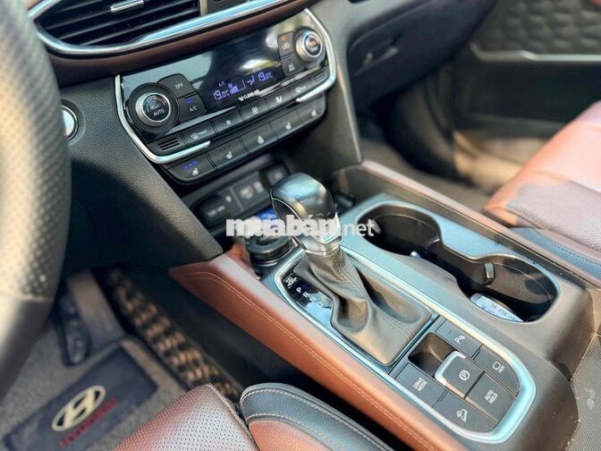 Hyundai SantaFe 2.4L Xăng Cao Cấp sản xuất 2020