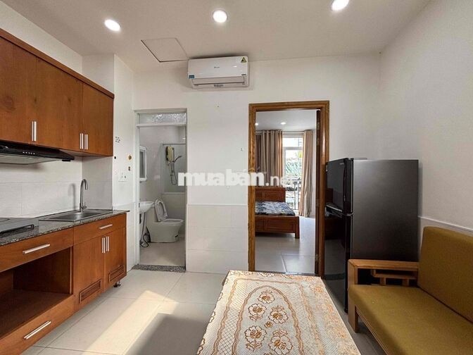 Cho thuê căn hộ 1PN Ban công Q4 gần ĐH Luật, ĐH Nguyễn Tất Thành