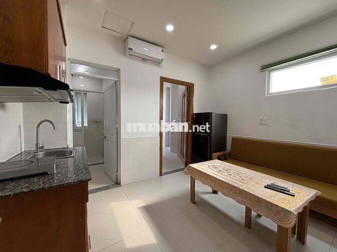 Cho thuê căn hộ 1PN Ban công Q4 gần ĐH Luật, ĐH Nguyễn Tất Thành