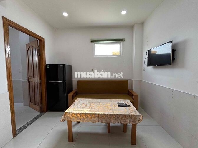 Cho thuê căn hộ 1PN Ban công Q4 gần ĐH Luật, ĐH Nguyễn Tất Thành