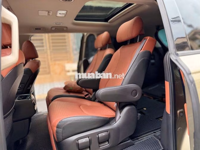 KIA Carnival Signature 2022 Vàng cát 7 chỗ