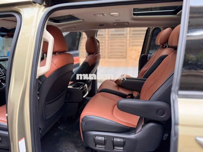 KIA Carnival Signature 2022 Vàng cát 7 chỗ