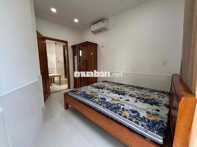Cho thuê căn hộ 1PN Ban công Q4 gần ĐH Luật, ĐH Nguyễn Tất Thành
