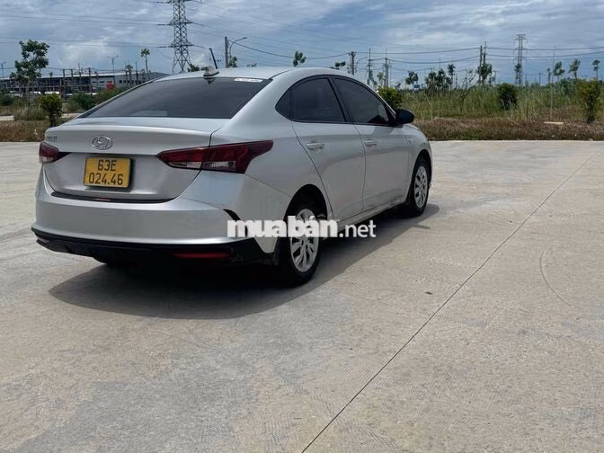 Hyundai Accent 2023 Số sàn Bạc