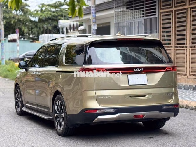 KIA Carnival Signature 2022 Vàng cát 7 chỗ