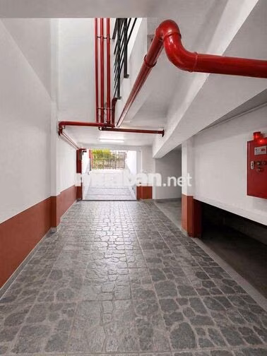 cho thuê nhà mới mặt tiền Trường sơn, p2. khu sân bay