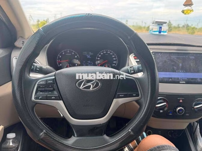 Hyundai Accent 2023 Số sàn Bạc
