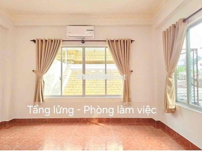 Mặt bằng kinh doanh gần siêu thị, chợ, trường đại Bình Dương