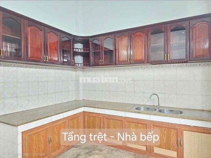 Mặt bằng kinh doanh gần siêu thị, chợ, trường đại Bình Dương